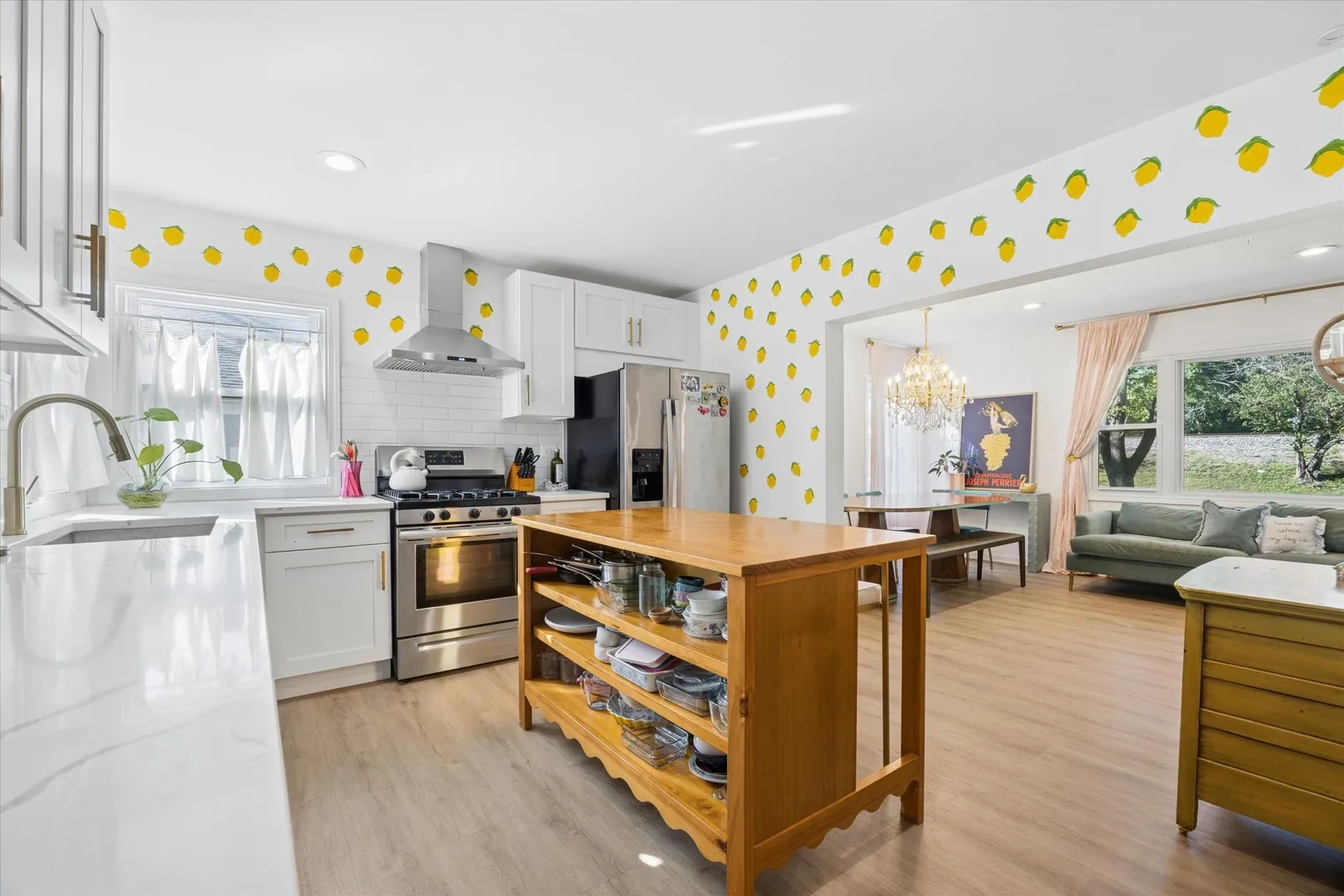 644 W Ave, , 60521, USA 60521-Hinsdale-IL
