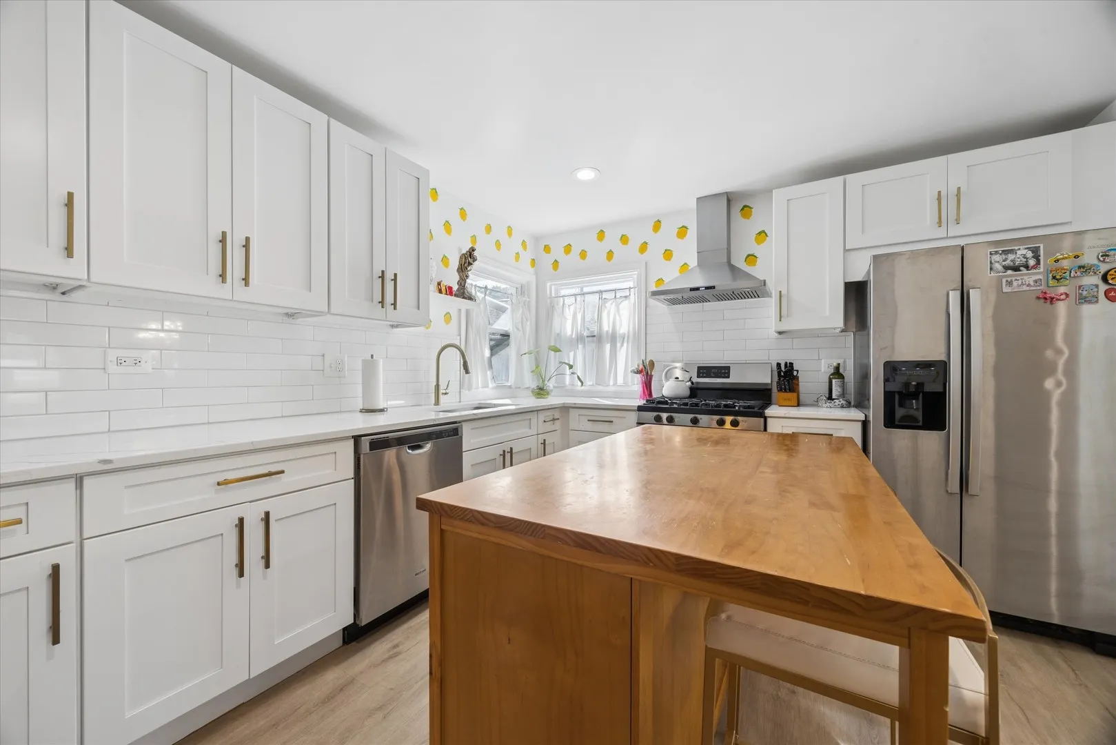 644 W Ave, , 60521, USA 60521-Hinsdale-IL