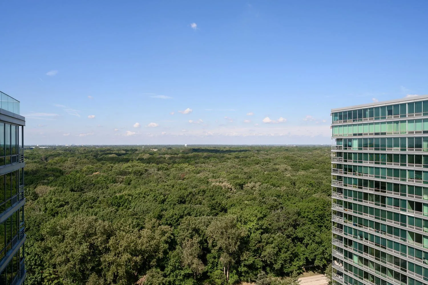 9715 Woods Dr, , 60077, USA 60077-unit#1806-Skokie-IL