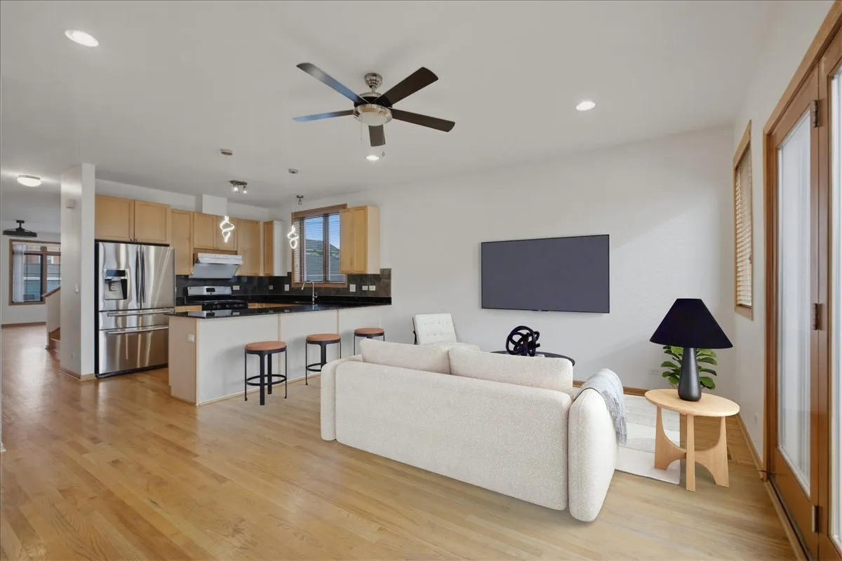 2911 S Farrell St, ,  60608, USA 60608-Chicago-IL
