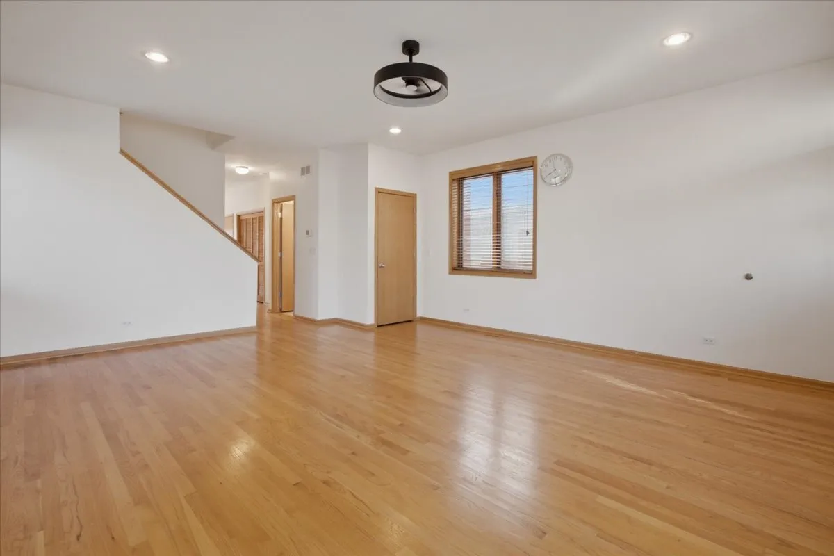 2911 S Farrell St, ,  60608, USA 60608-Chicago-IL
