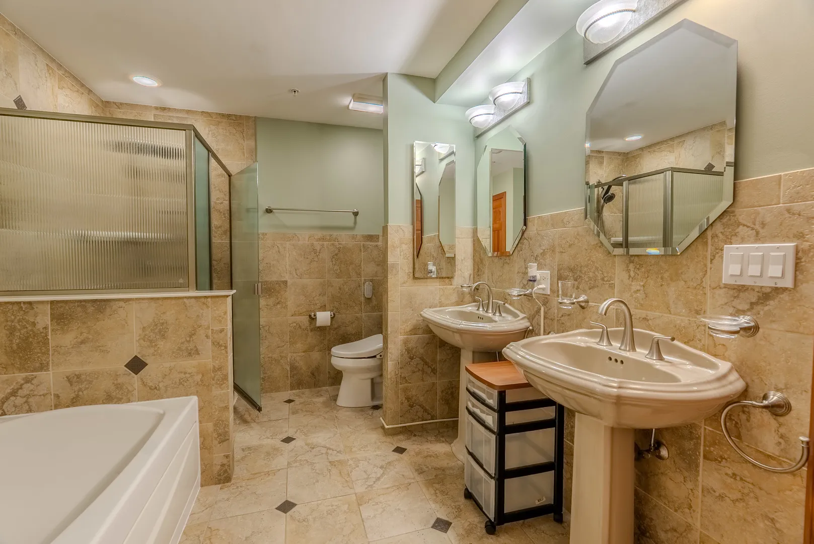 153 Pointe Dr, , 60062, USA 60062-unit#2201-Northbrook-IL