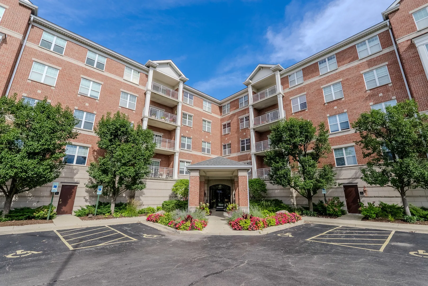 153 Pointe Dr, , 60062, USA 60062-unit#2201-Northbrook-IL