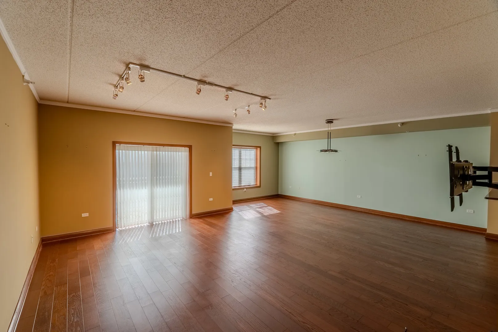 153 Pointe Dr, , 60062, USA 60062-unit#2201-Northbrook-IL