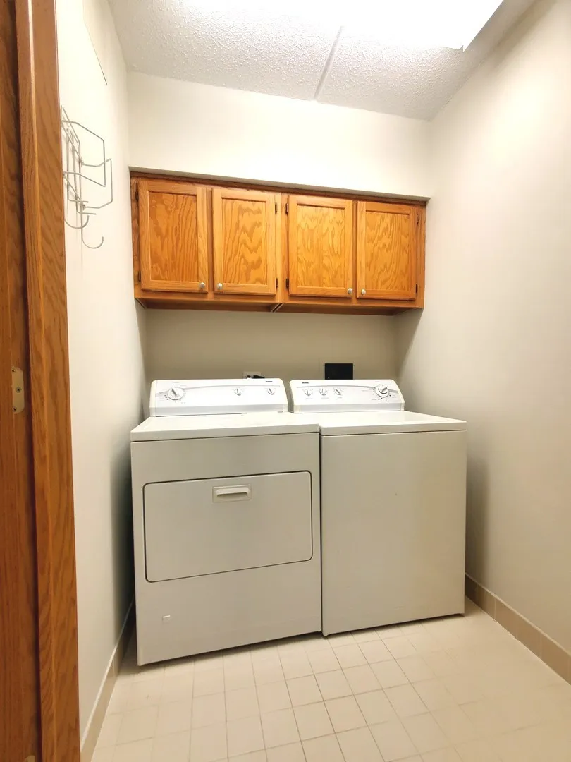5000 Oakton St, ,  60077, USA 60077-unit#210-Skokie-IL