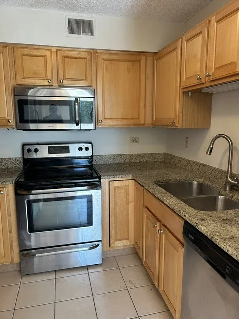 511 Aurora Ave, ,  60540, USA 60540-unit#418-Naperville-IL