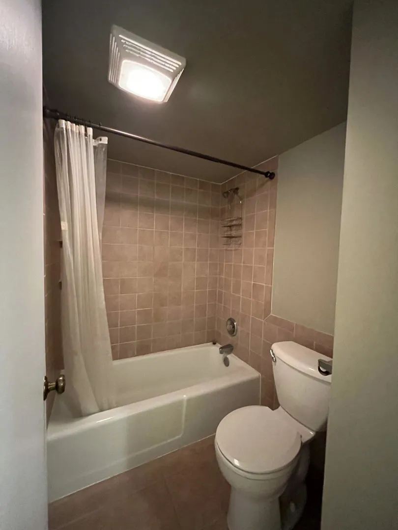 214 E Bailey Rd, ,  60565, USA 60565-unit#B-Naperville-IL
