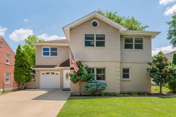 641 S 8th Ave, ,  60525, USA 60525-La Grange-IL