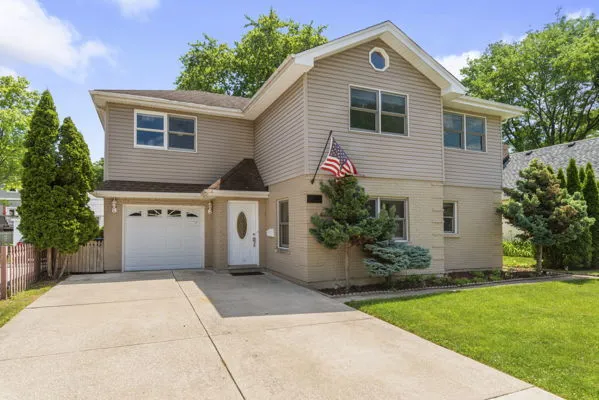 641 S 8th Ave, ,  60525, USA 60525-La Grange-IL
