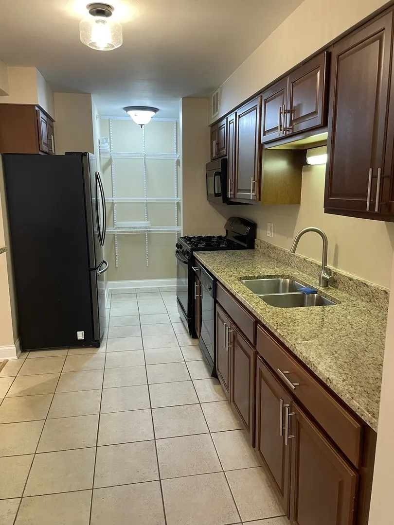 1 N Chestnut Ave, , 60005, USA 60005-unit#2E-Arlington Heights-IL