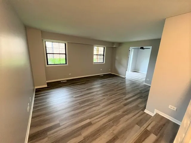 351 S Whispering Hills Dr, , 60540, USA 60540-unit#B-Naperville-IL