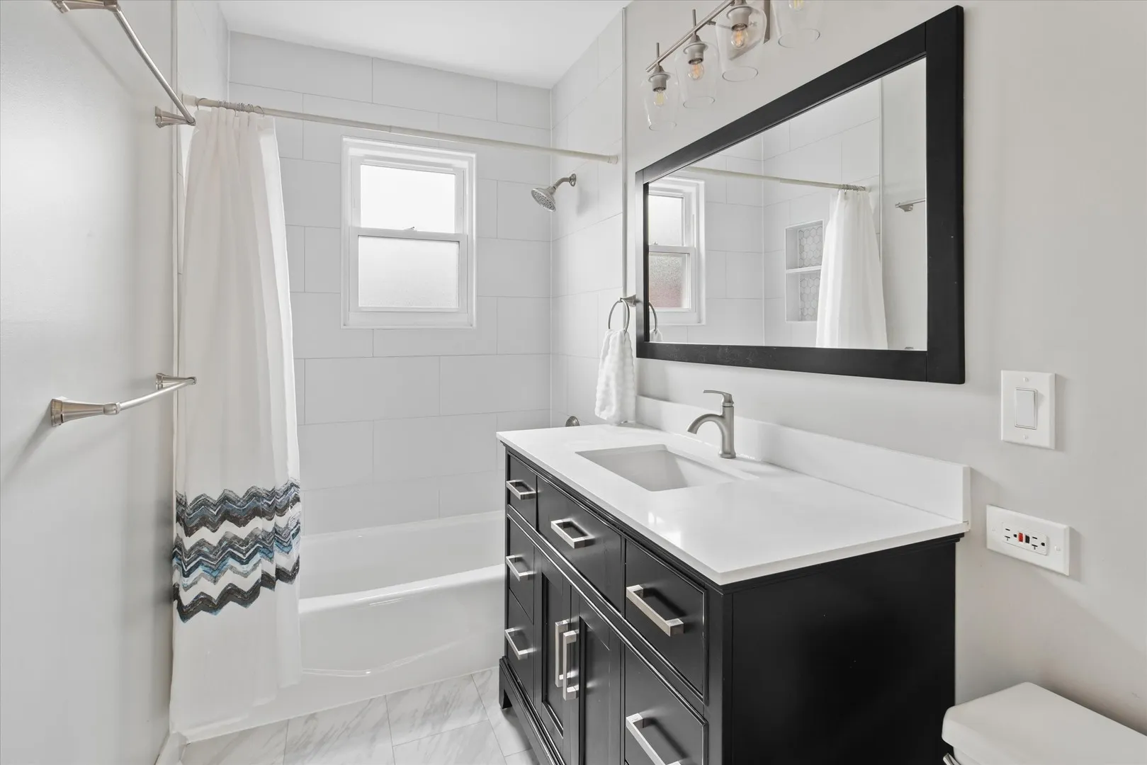 4412 W Bryn Mawr Ave, ,  60646, USA 60646-Chicago-IL