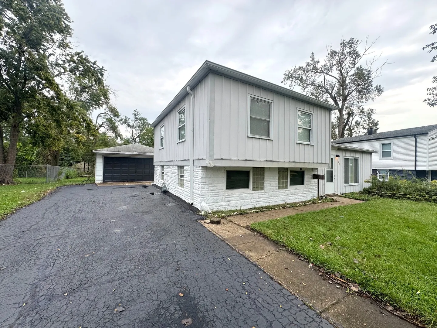 1855 Reichert Ave, Chicago Heights, 60411, USA 60411-Sauk Village-IL