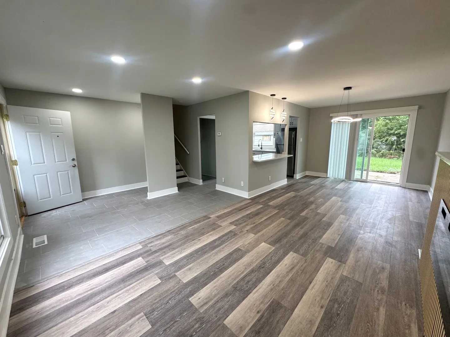 1855 Reichert Ave, Chicago Heights,  60411, USA 60411-Sauk Village-IL