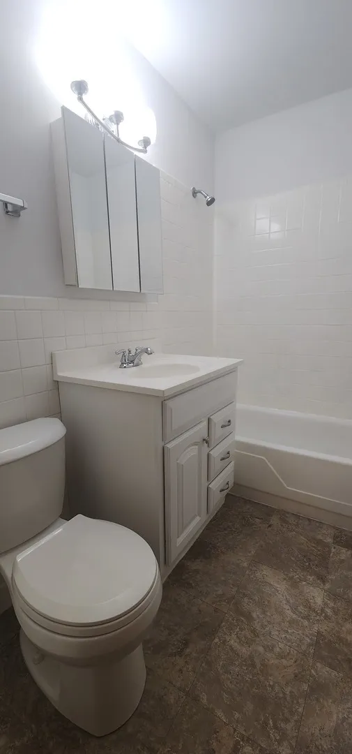8894 Knight Ave, , 60016, USA 60016-unit#213-Des Plaines-IL