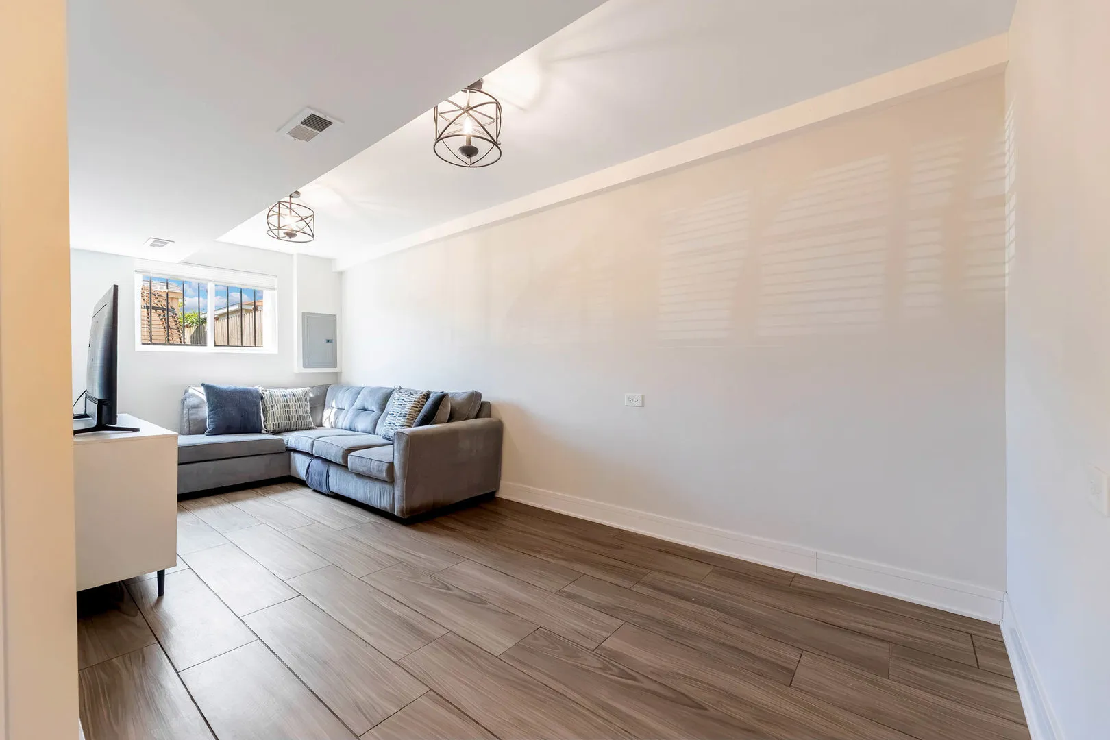 9154 S Luella Ave, ,  60617, USA 60617-Chicago-IL
