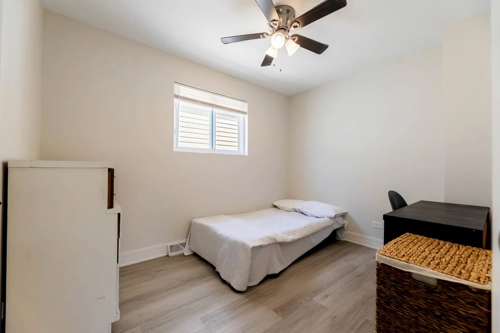 9154 S Luella Ave, ,  60617, USA 60617-Chicago-IL