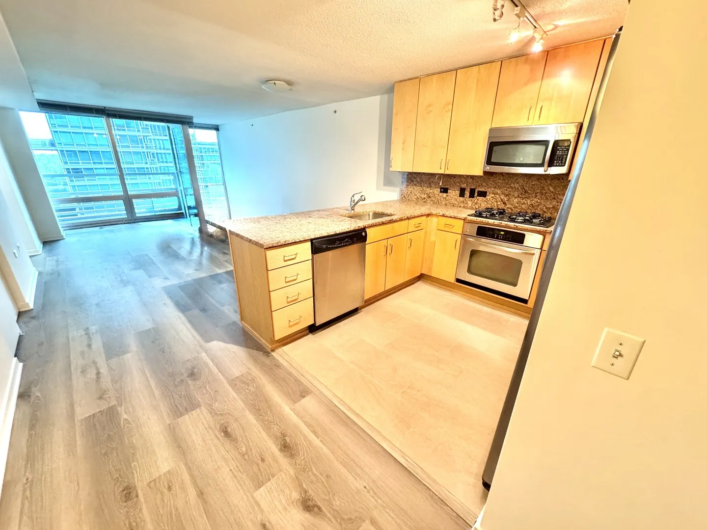 9725 Woods Dr, , 60077, USA 60077-unit#707-Skokie-IL