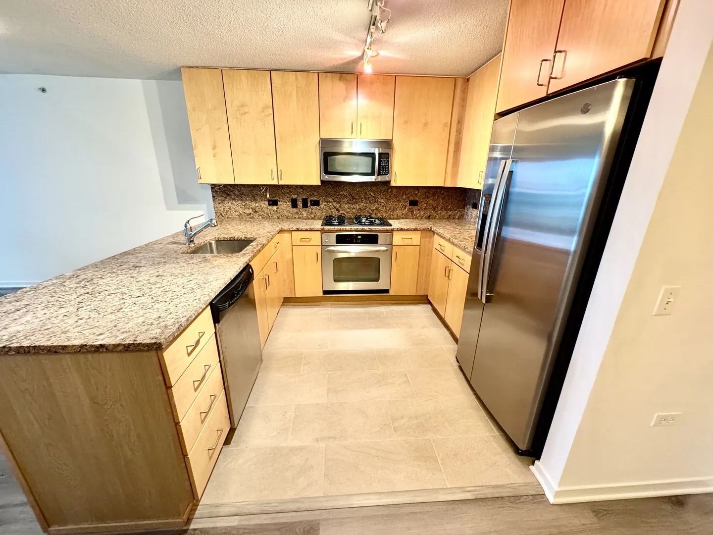 9725 Woods Dr, , 60077, USA 60077-unit#707-Skokie-IL