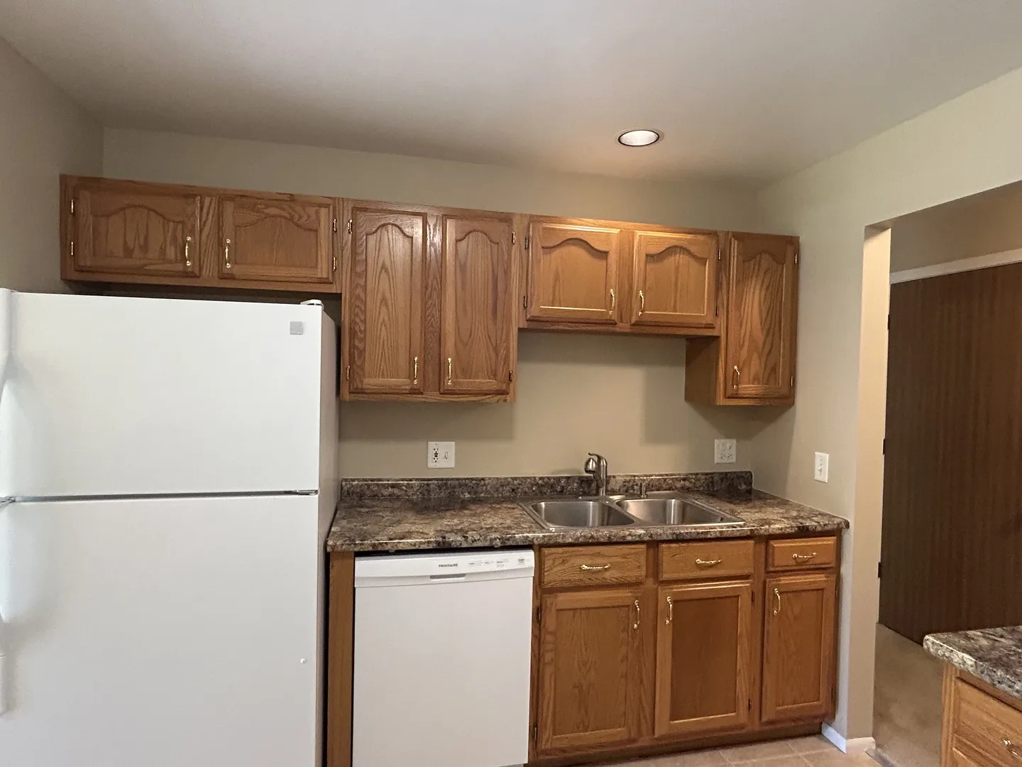 20 Ashburn Ct, ,  60193, USA 60193-unit#W1-Schaumburg-IL