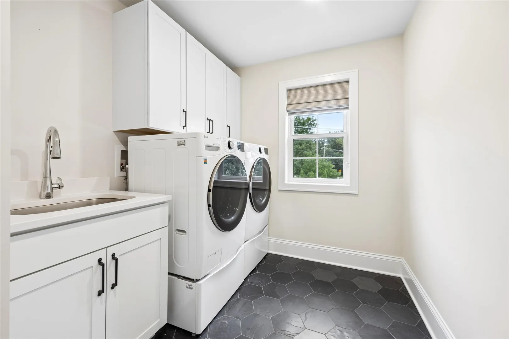 1137 Hickory Dr, ,  60558, USA 60558-Western Springs-IL