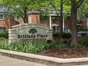 2311 S Goebbert Rd, ,  60005, USA 60005-unit#B102-Arlington Heights-IL