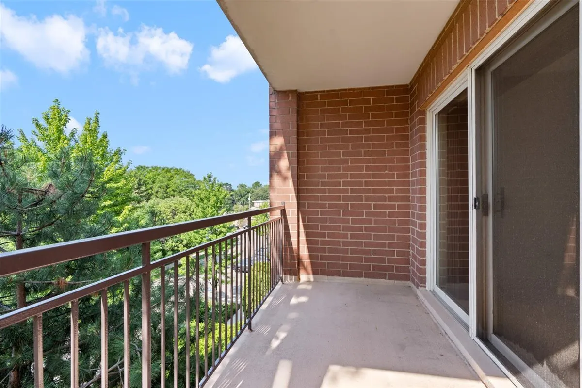 5155 Madison St, , 60077, USA 60077-unit#402-Skokie-IL