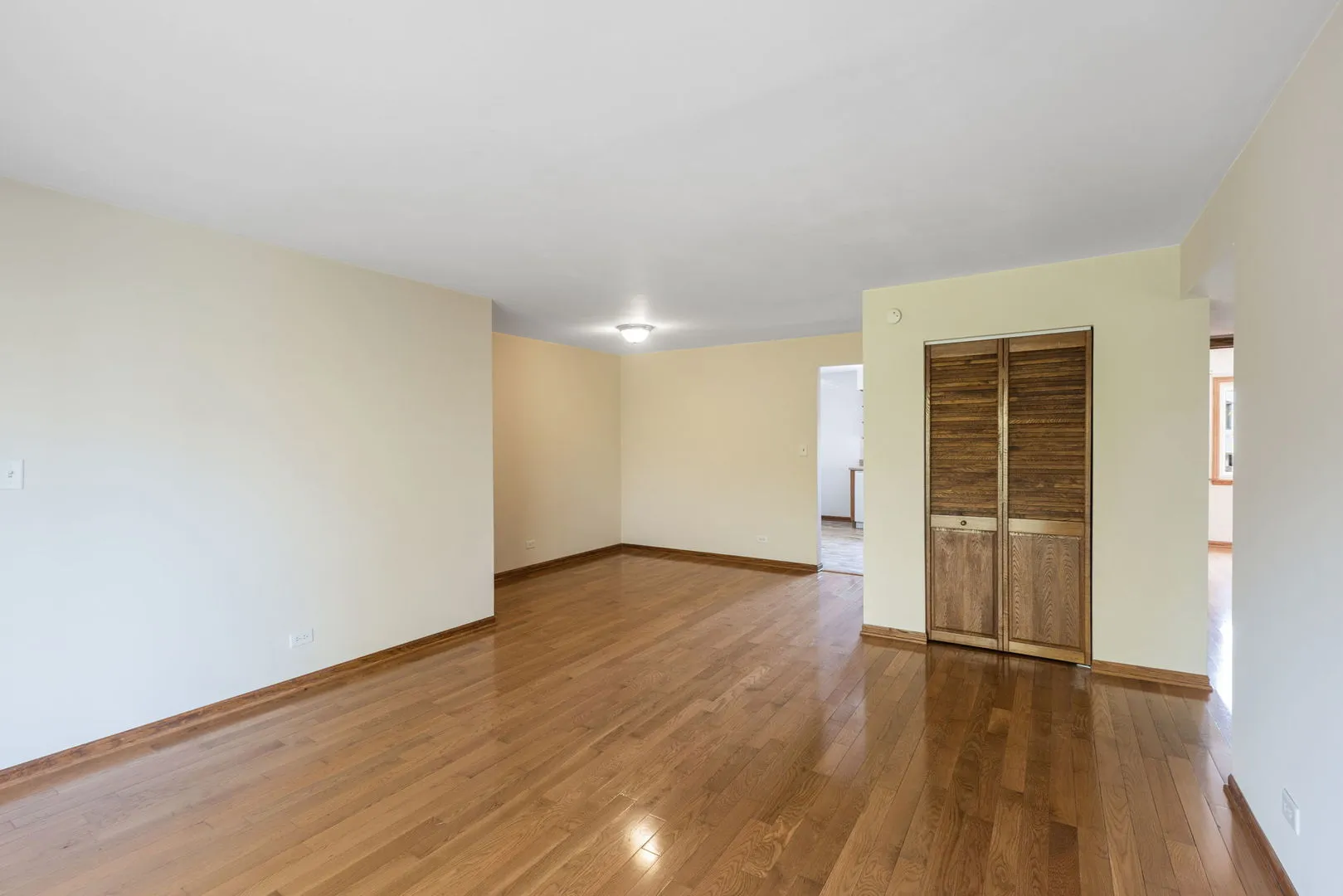 9400 Bay Colony Dr, ,  60016, USA 60016-unit#2W-Des Plaines-IL