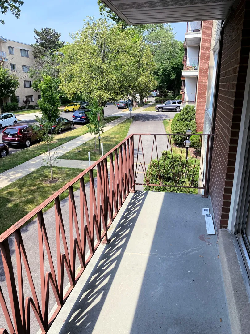 5240 Galitz St, ,  60077, USA 60077-unit#208-Skokie-IL