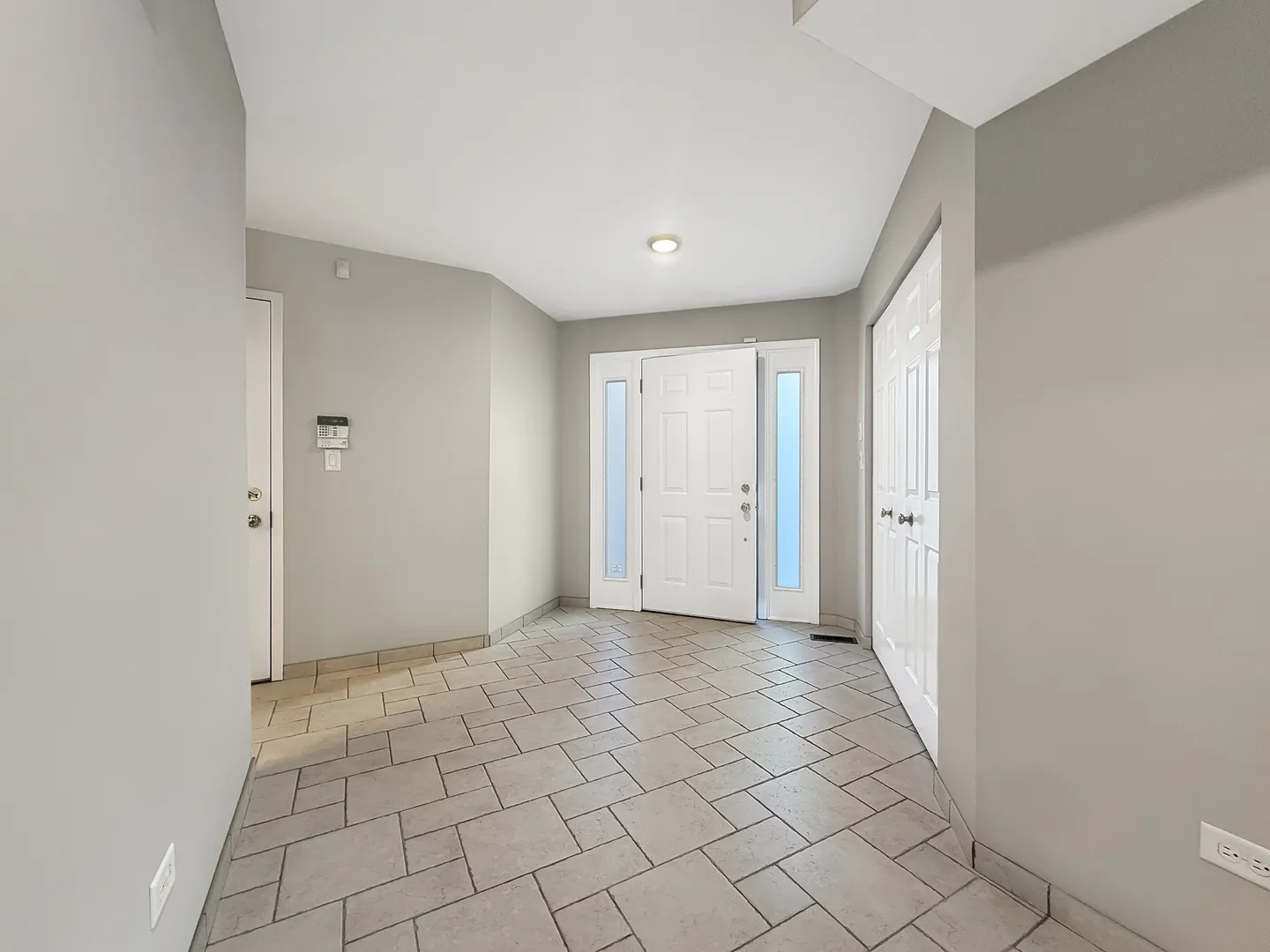2103 N Coldspring Rd, ,  60004, USA 60004-Arlington Heights-IL