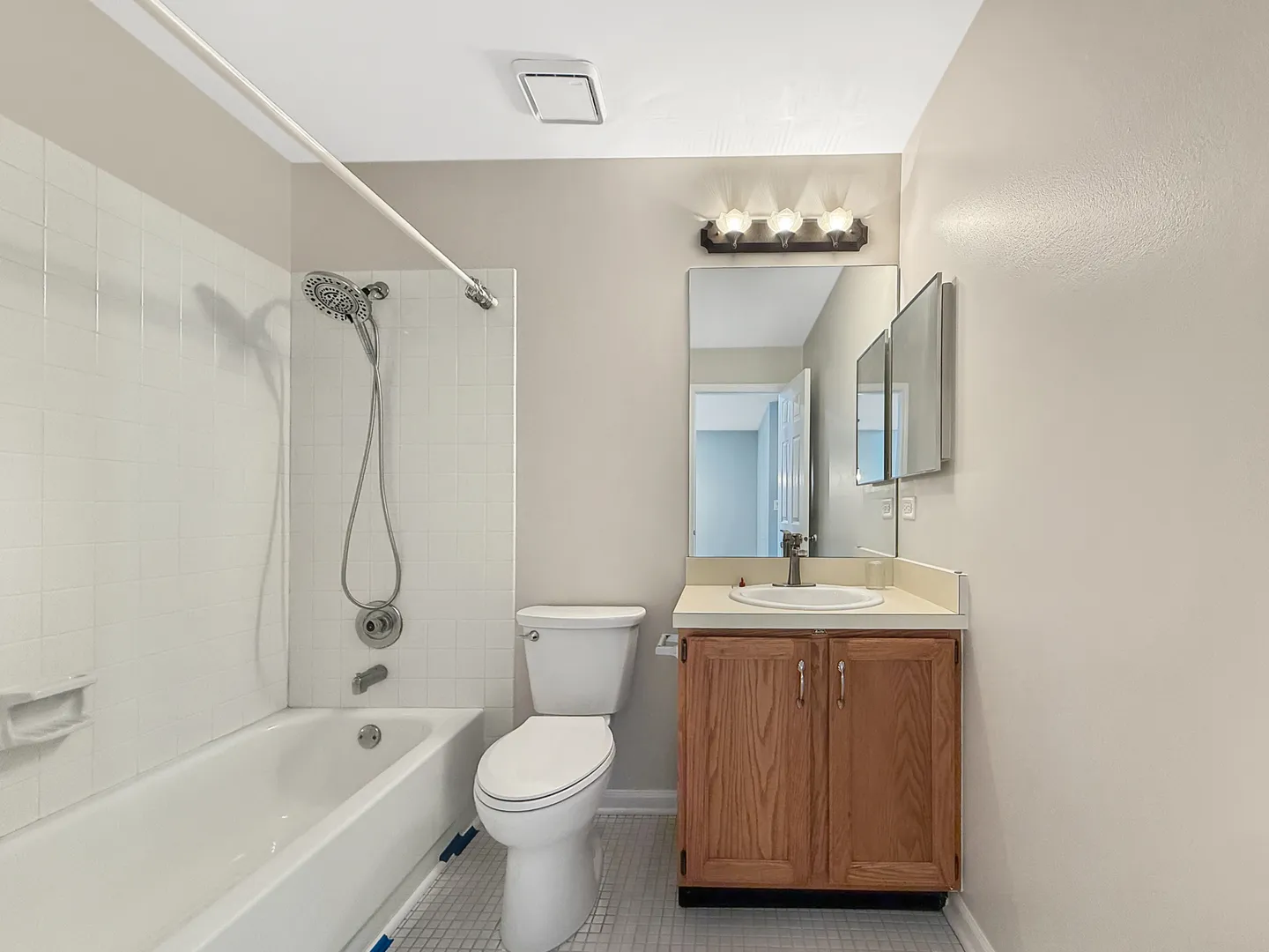 2103 N Coldspring Rd, ,  60004, USA 60004-Arlington Heights-IL