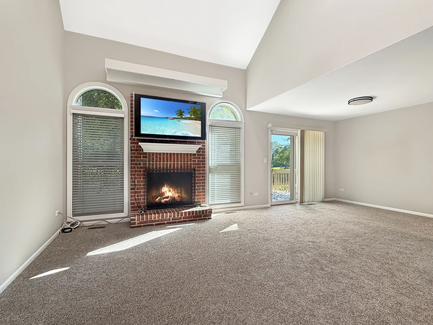 2103 N Coldspring Rd, ,  60004, USA 60004-Arlington Heights-IL
