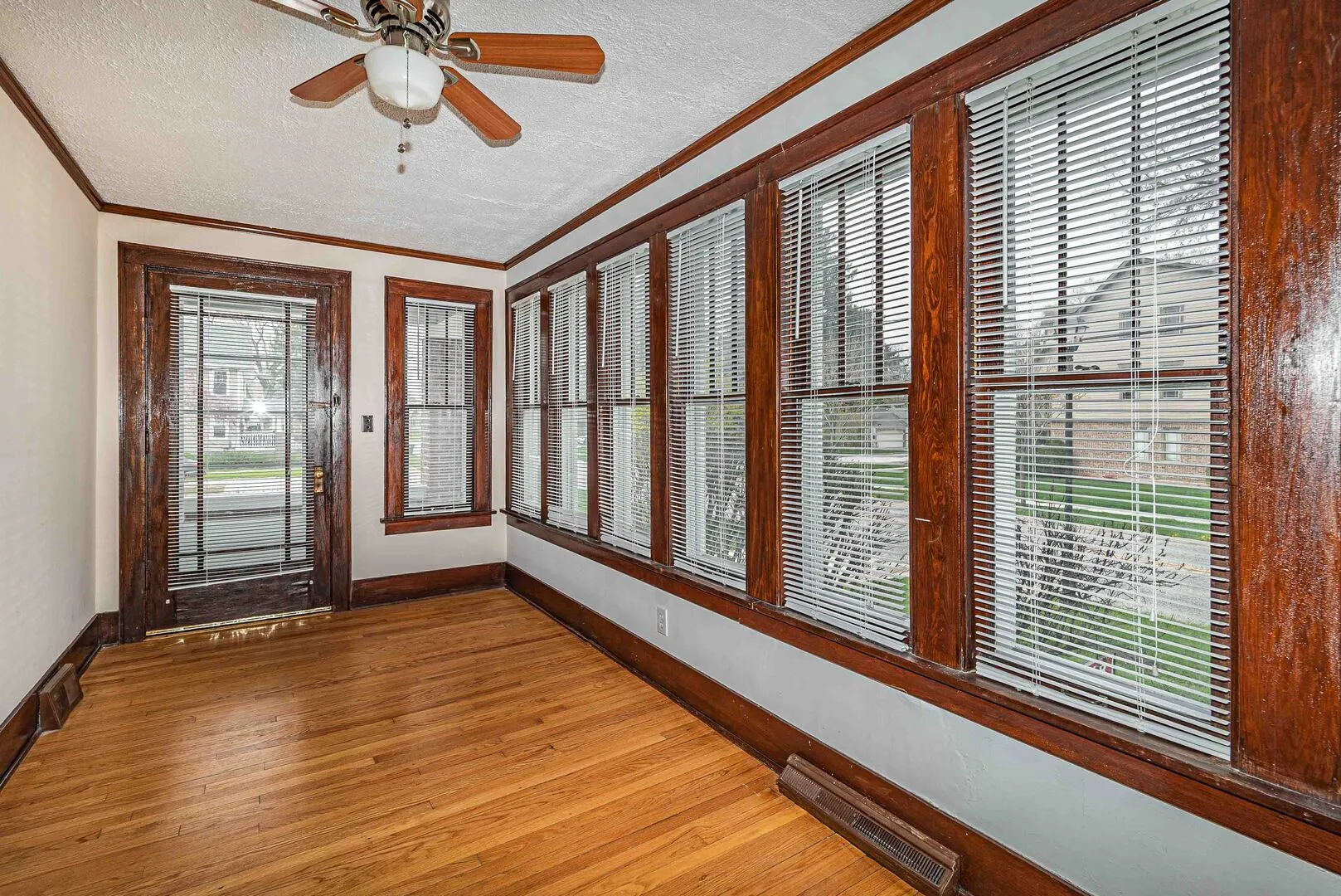 247 W  Rd, ,  60067, USA 60067-unit#1A-Palatine-IL