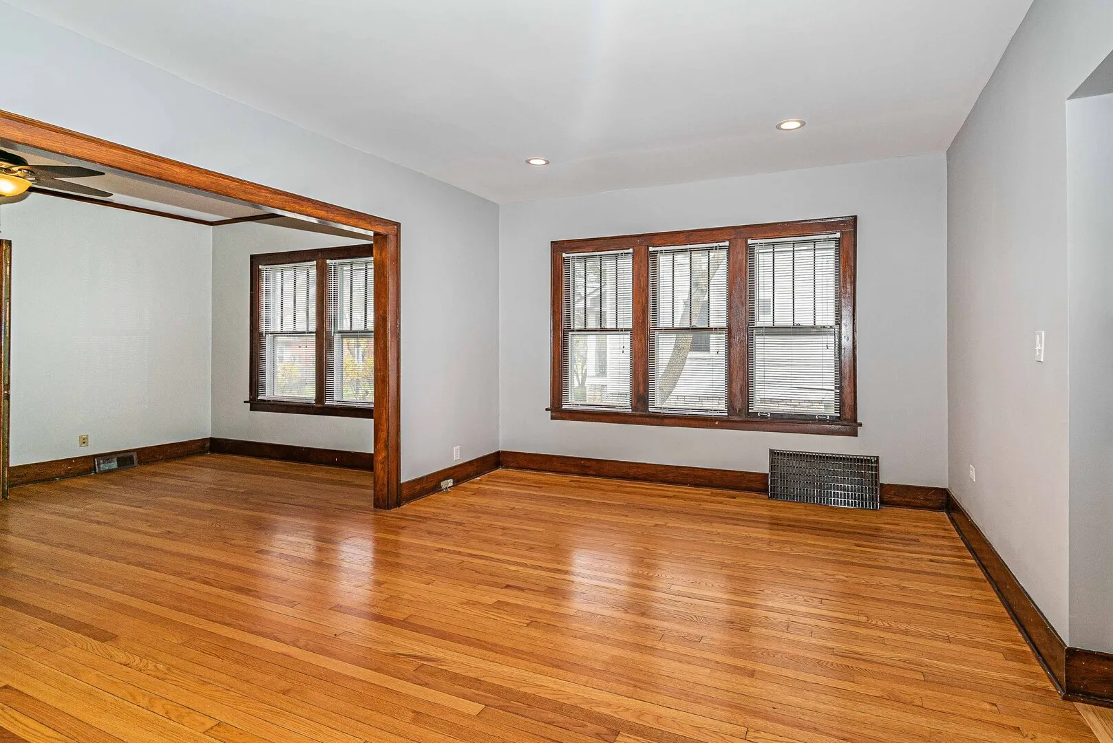 247 W  Rd, ,  60067, USA 60067-unit#1A-Palatine-IL