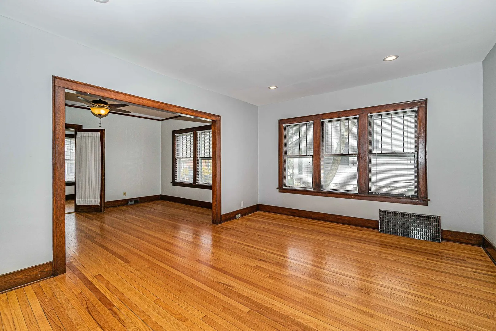 247 W  Rd, ,  60067, USA 60067-unit#1A-Palatine-IL