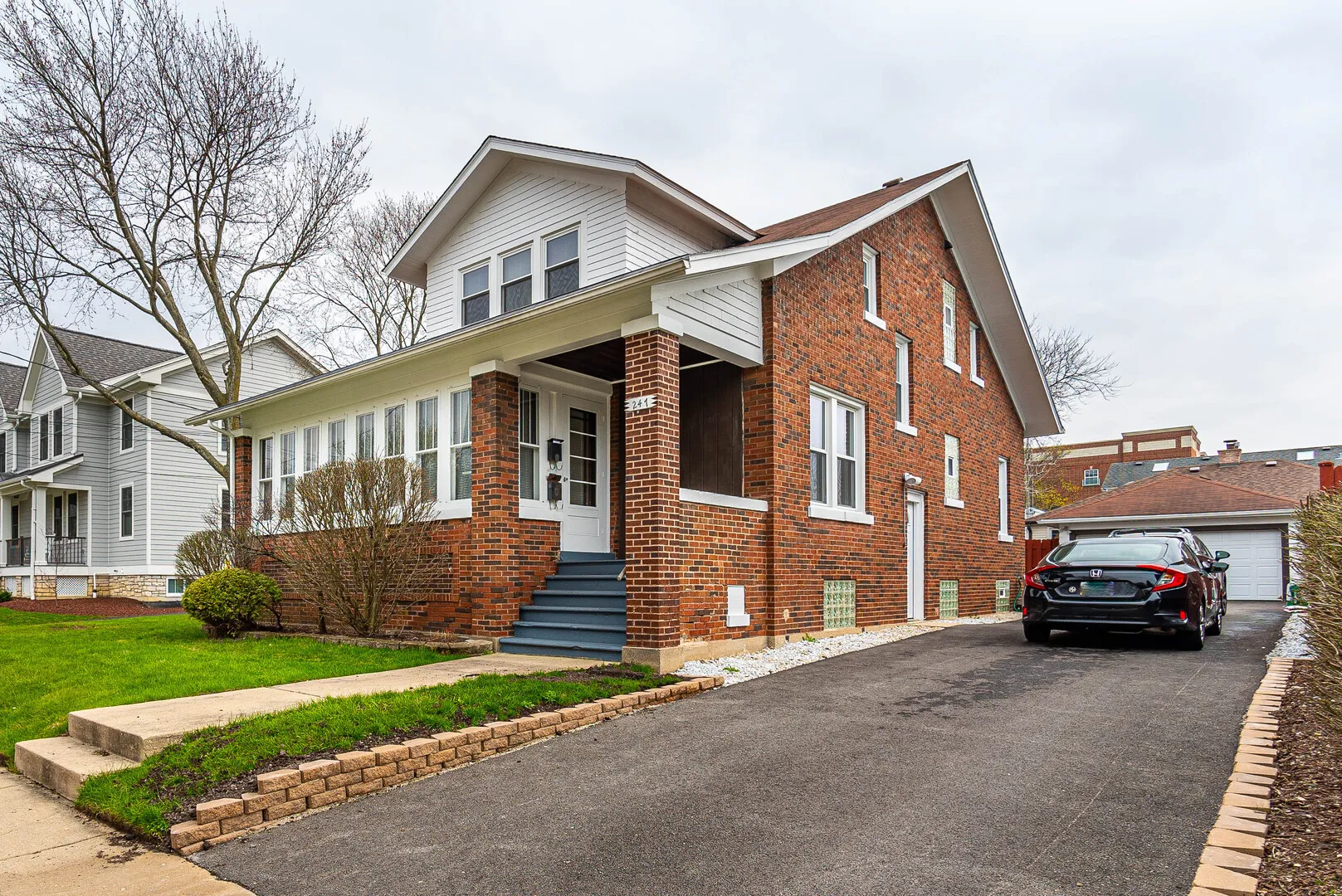 247 W  Rd, ,  60067, USA 60067-unit#1A-Palatine-IL