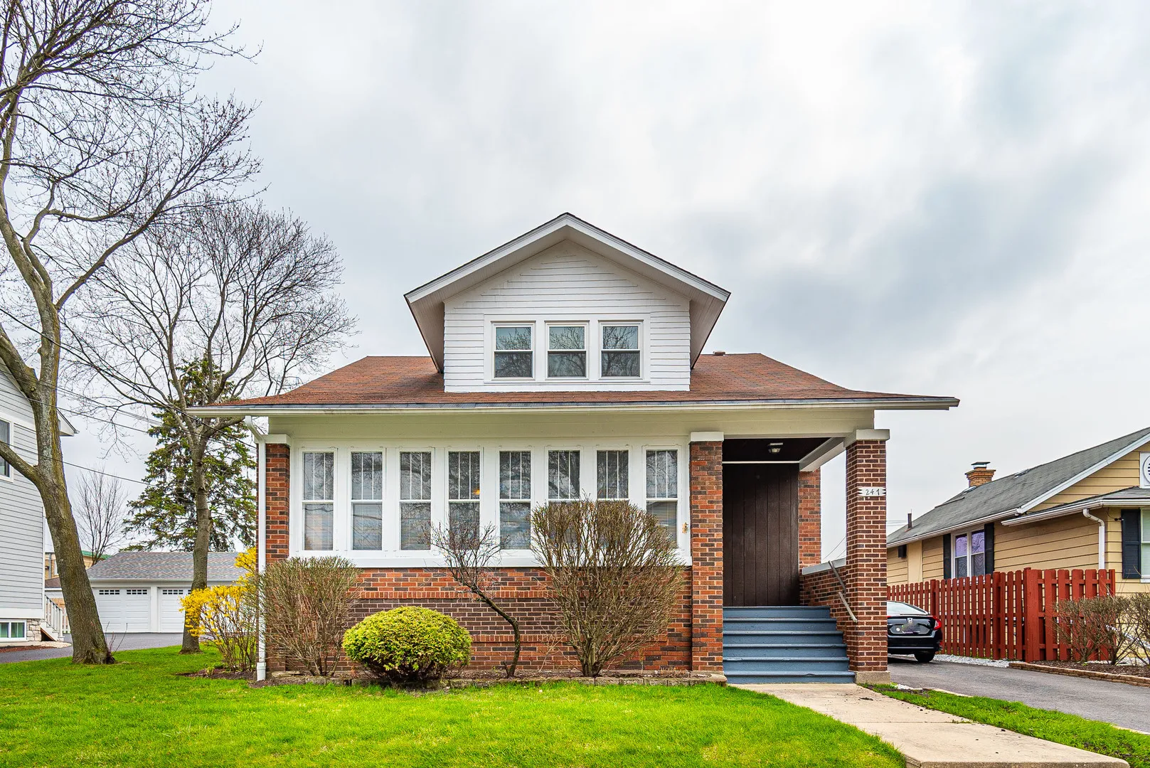 247 W  Rd, ,  60067, USA 60067-unit#1A-Palatine-IL