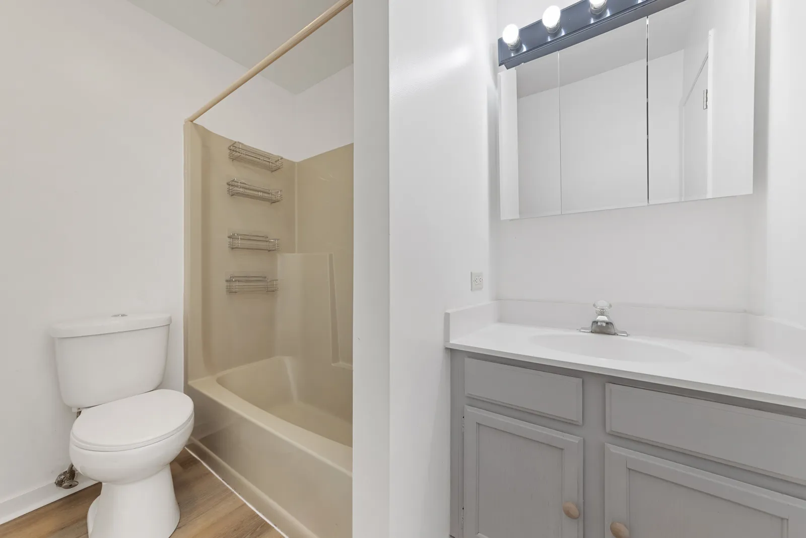 1420 Stonebridge Cir, ,  60189, USA 60189-unit#N-3-Wheaton-IL