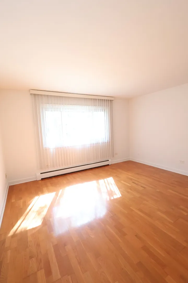 677 S River Rd, , 60016, USA 60016-unit#2A-Des Plaines-IL