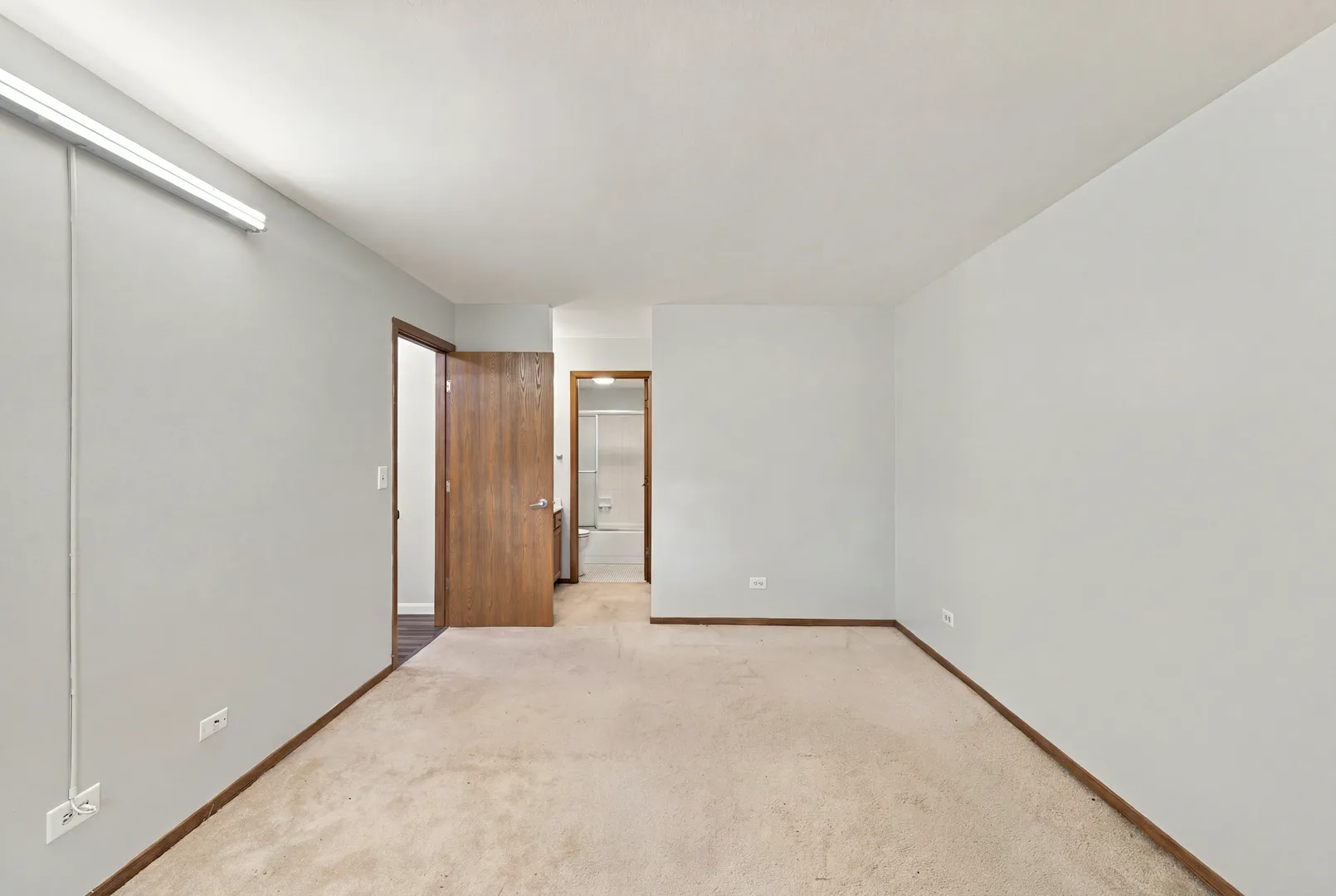 2107 Southwind Cir, ,  60194, USA 60194-Schaumburg-IL