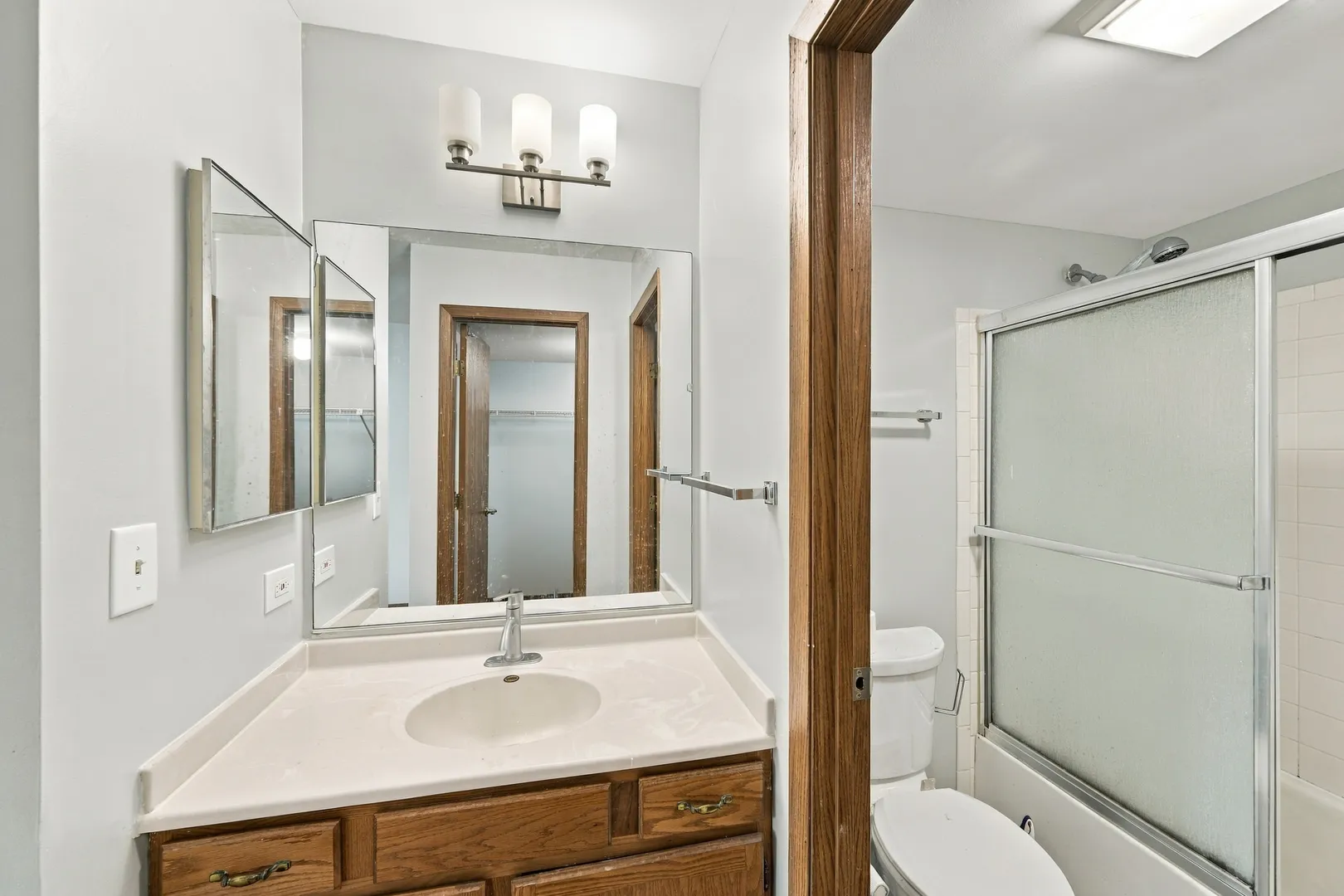 2107 Southwind Cir, ,  60194, USA 60194-Schaumburg-IL