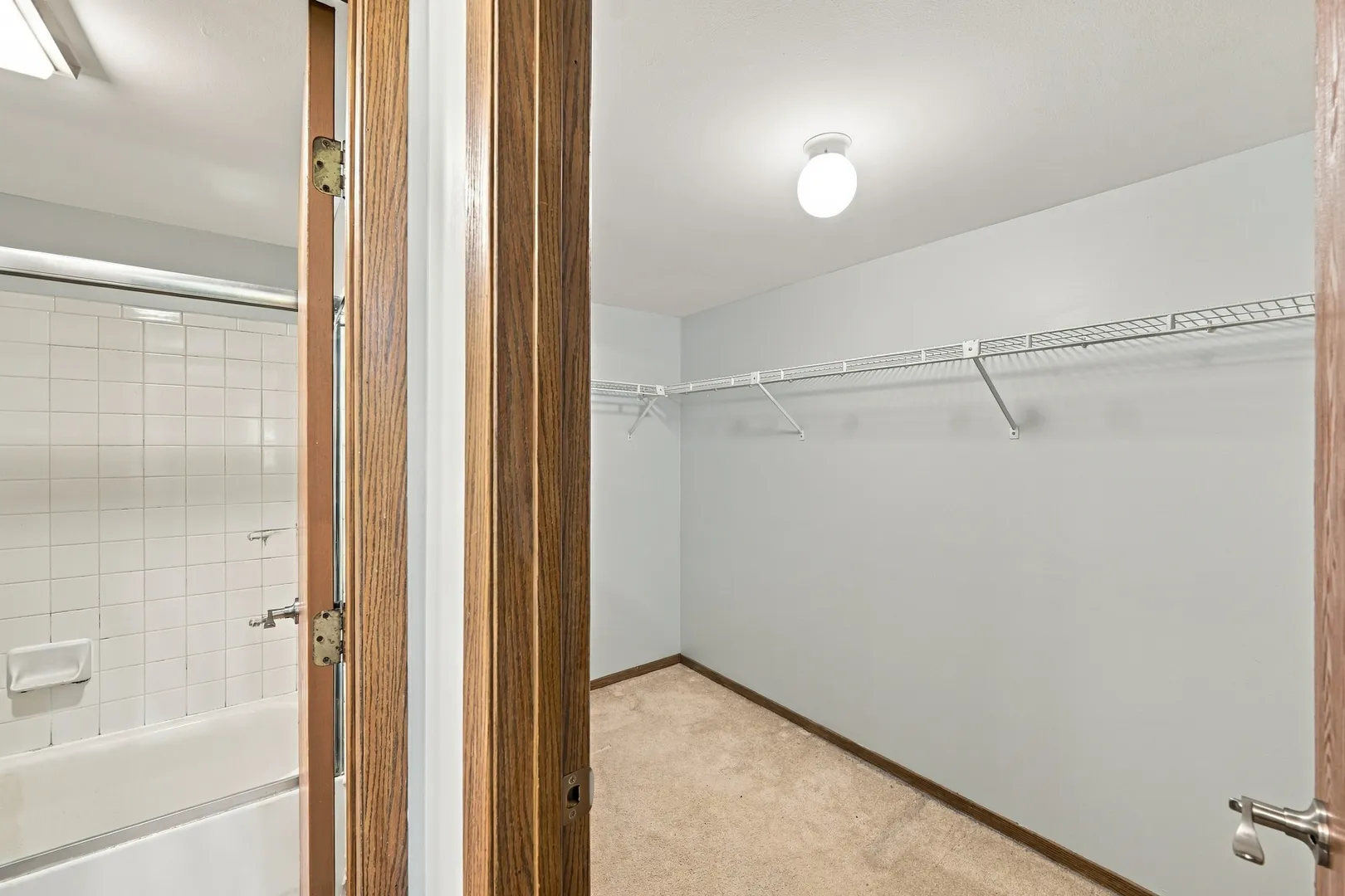 2107 Southwind Cir, ,  60194, USA 60194-Schaumburg-IL