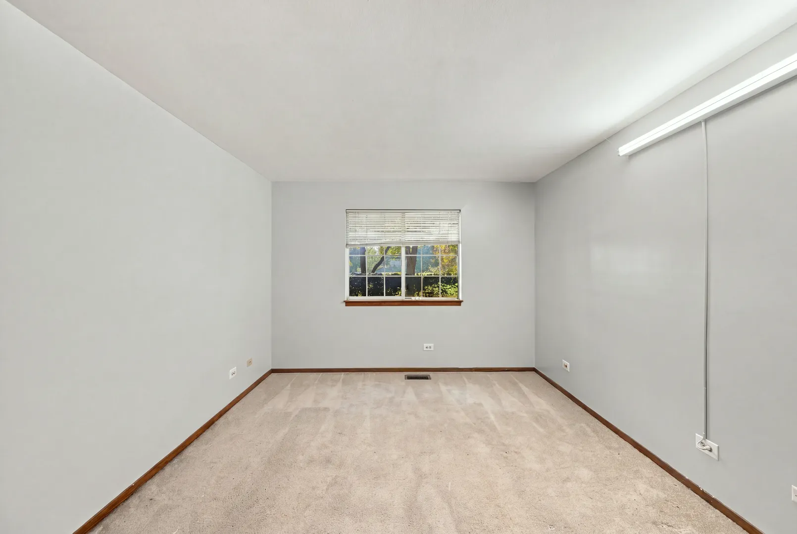 2107 Southwind Cir, ,  60194, USA 60194-Schaumburg-IL