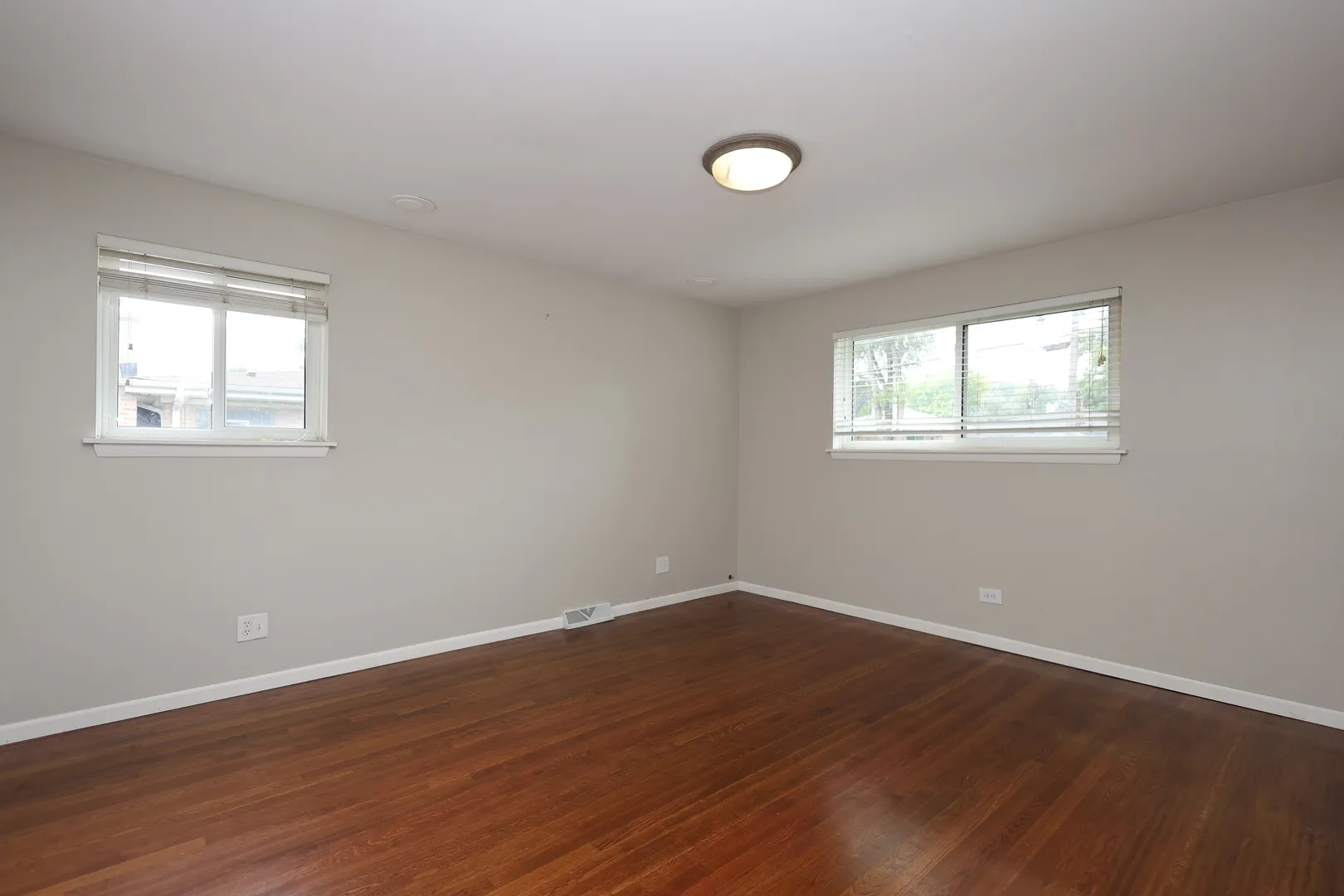 613 Leamington Ave, ,  60091, USA 60091-Wilmette-IL