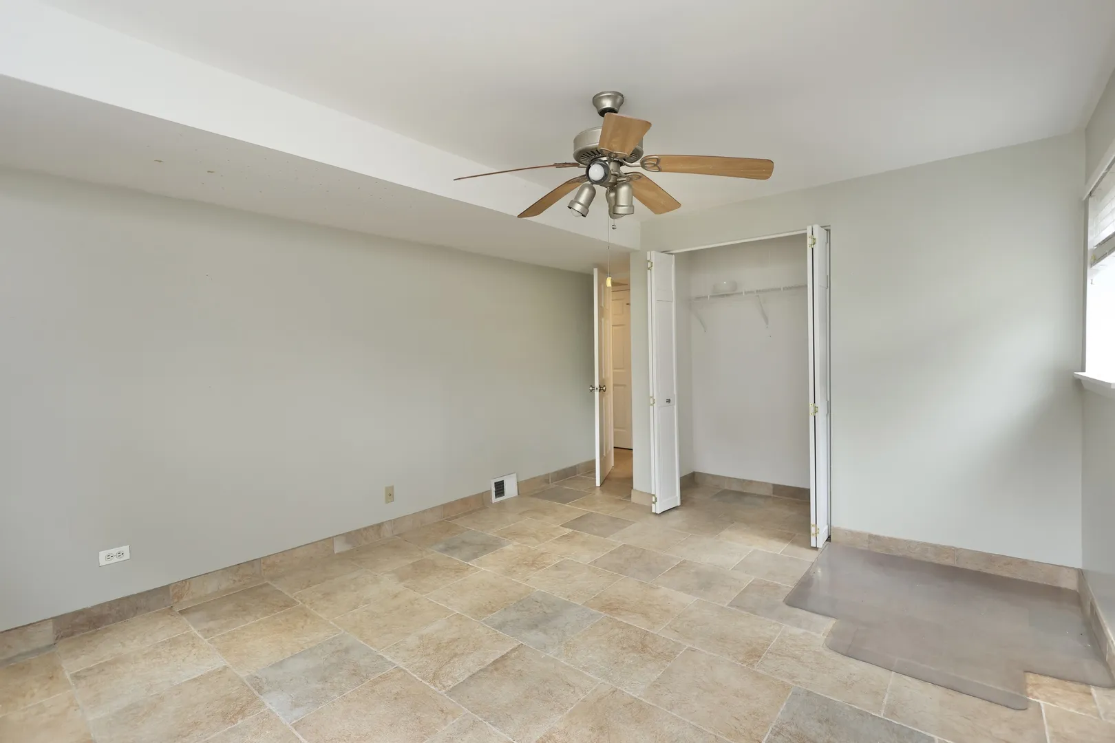 613 Leamington Ave, ,  60091, USA 60091-Wilmette-IL