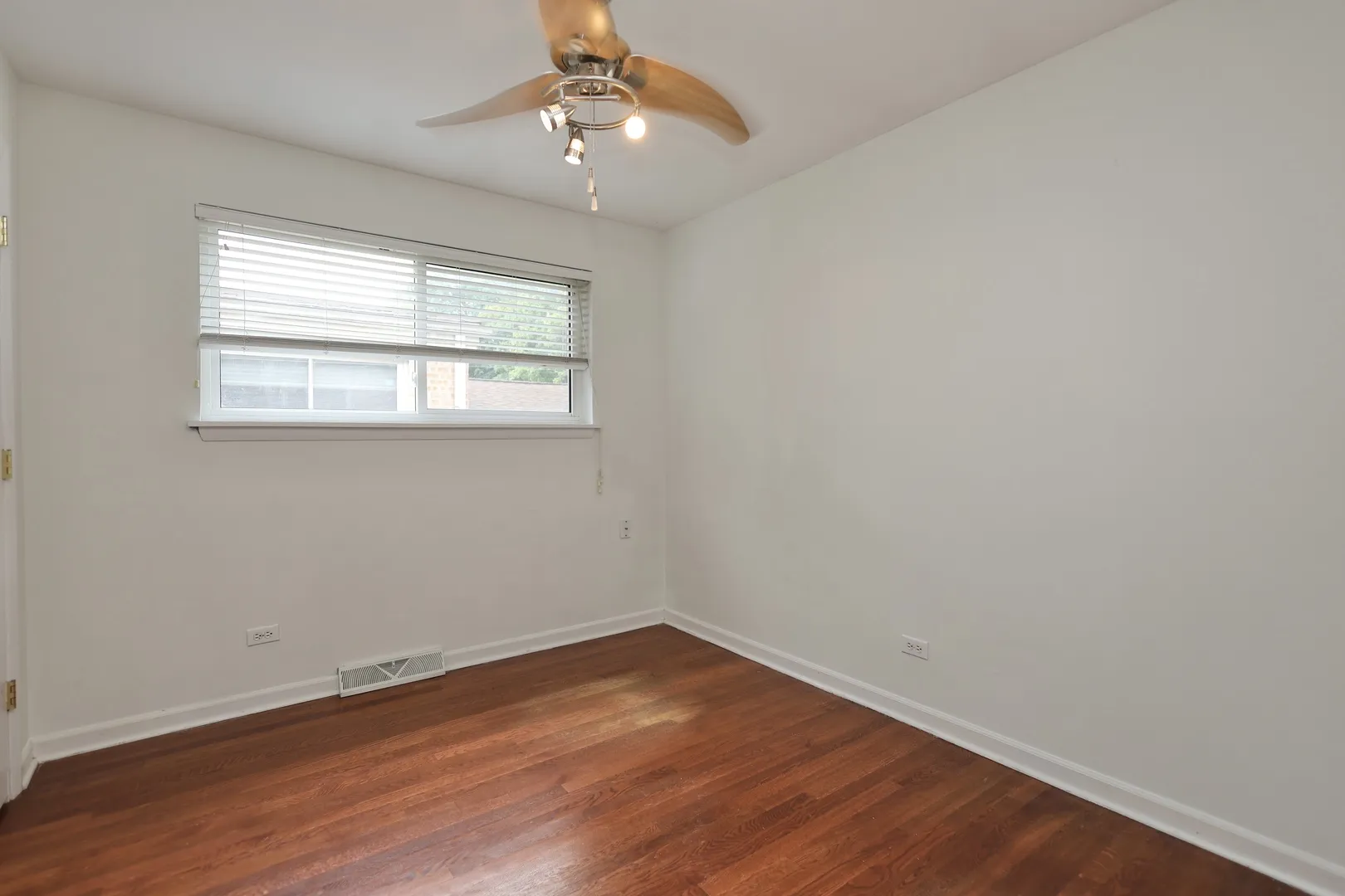 613 Leamington Ave, ,  60091, USA 60091-Wilmette-IL