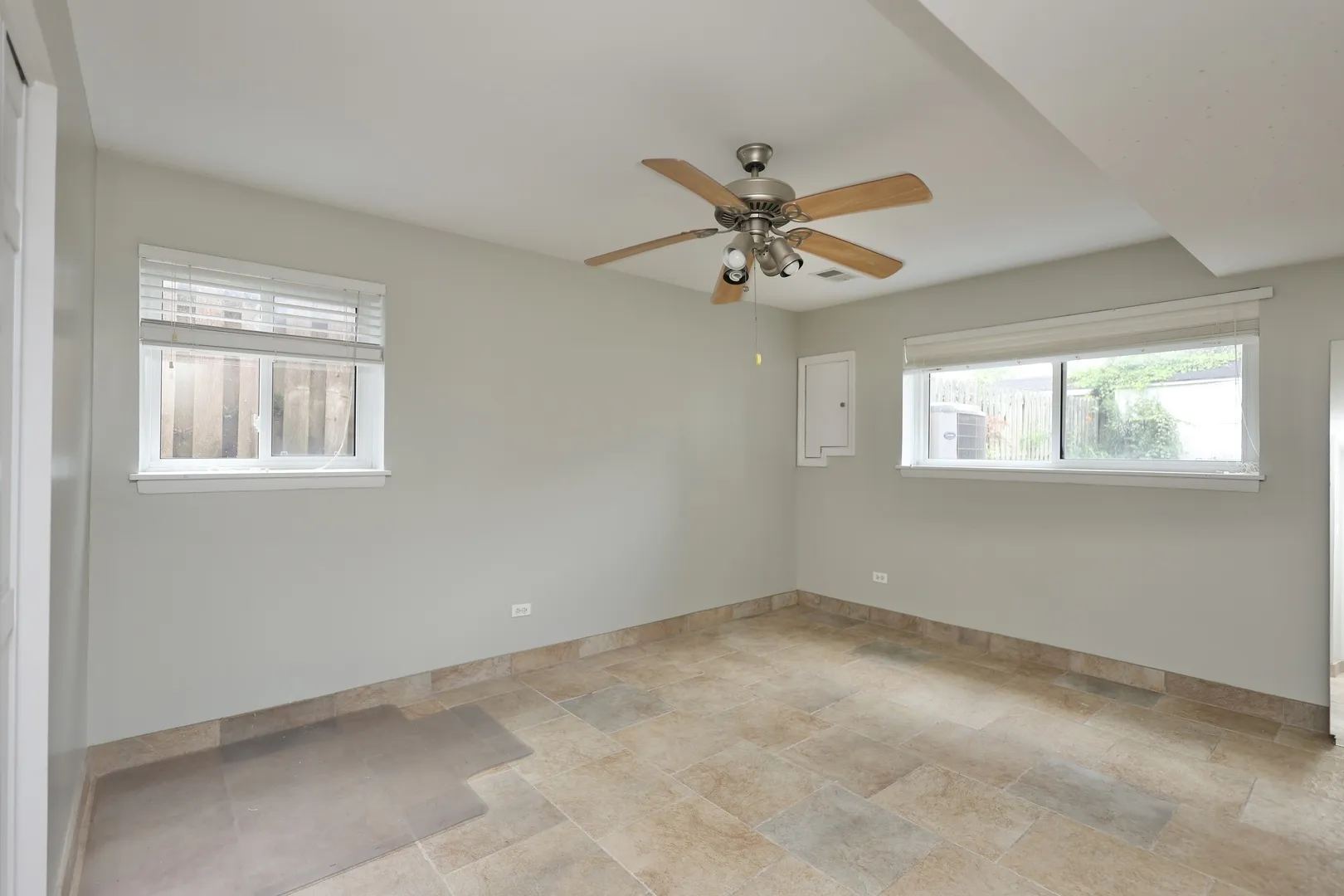 613 Leamington Ave, ,  60091, USA 60091-Wilmette-IL