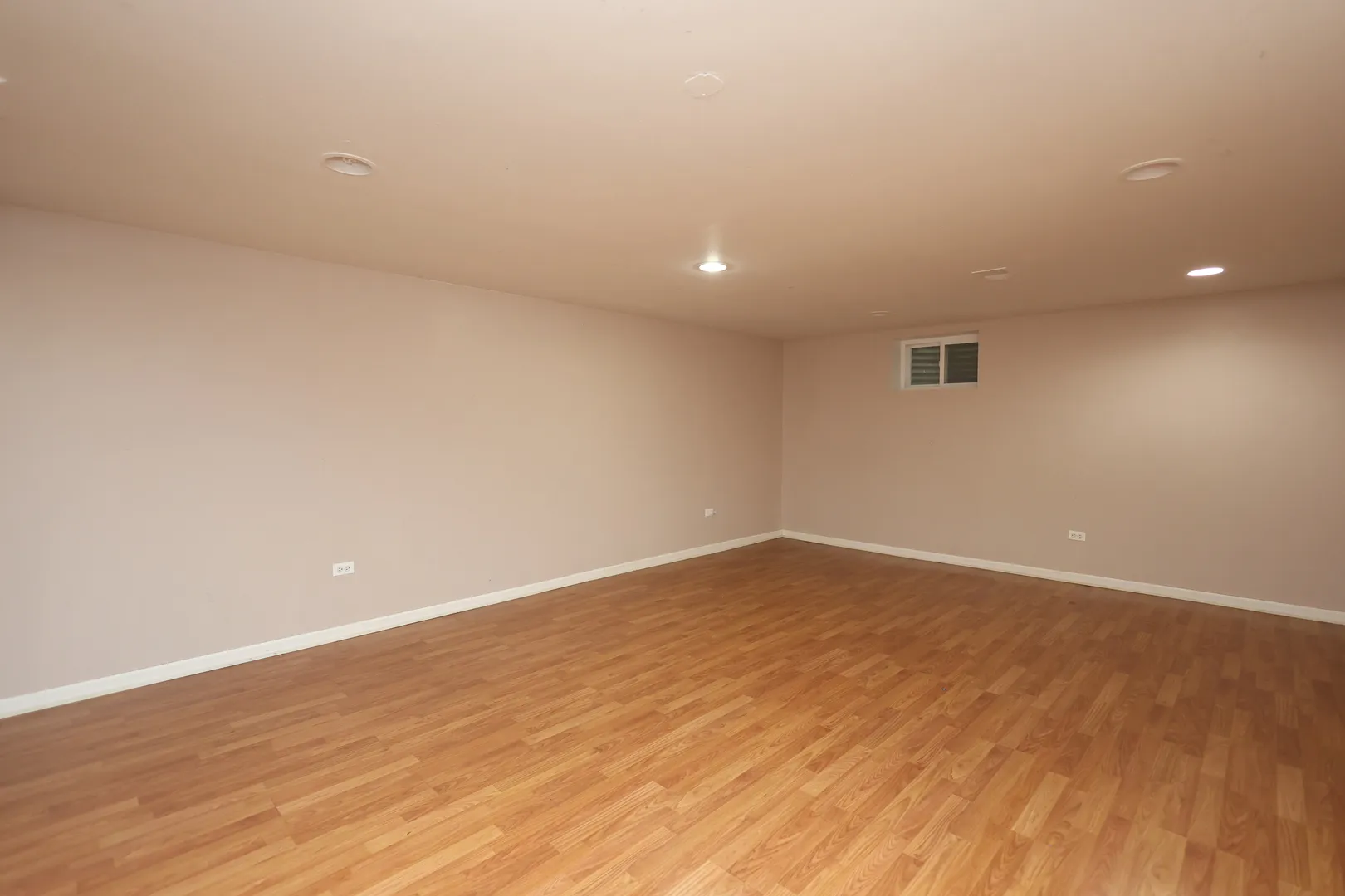 613 Leamington Ave, ,  60091, USA 60091-Wilmette-IL