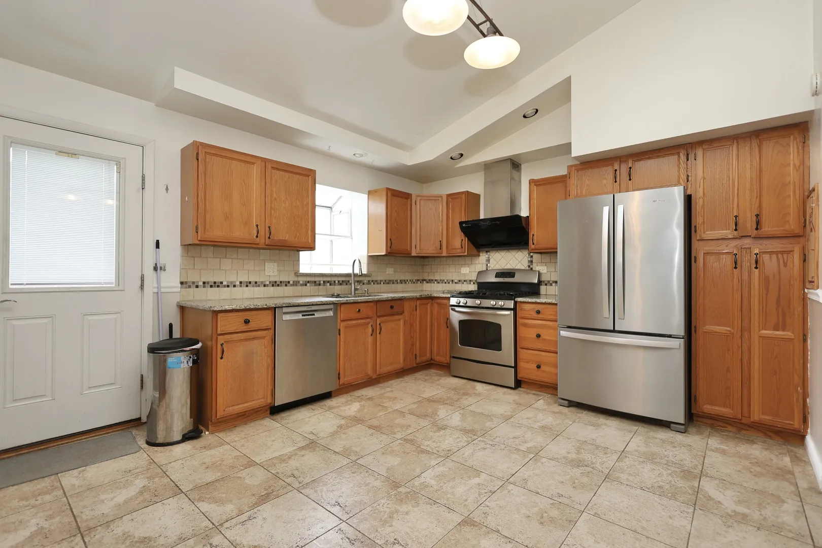 613 Leamington Ave, ,  60091, USA 60091-Wilmette-IL