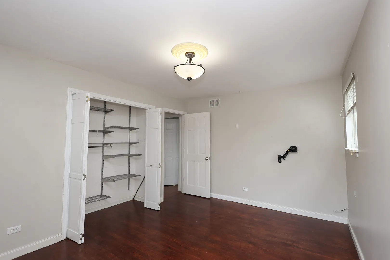613 Leamington Ave, ,  60091, USA 60091-Wilmette-IL
